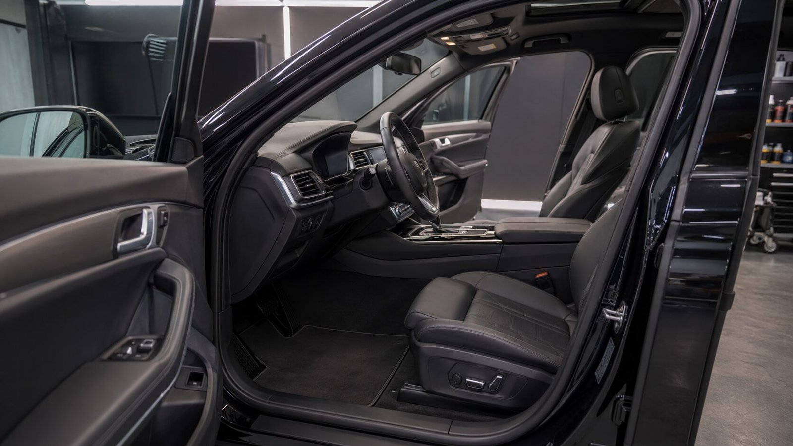 Hasil detailing interior mobil bersih dan rapi di Zenith Motor