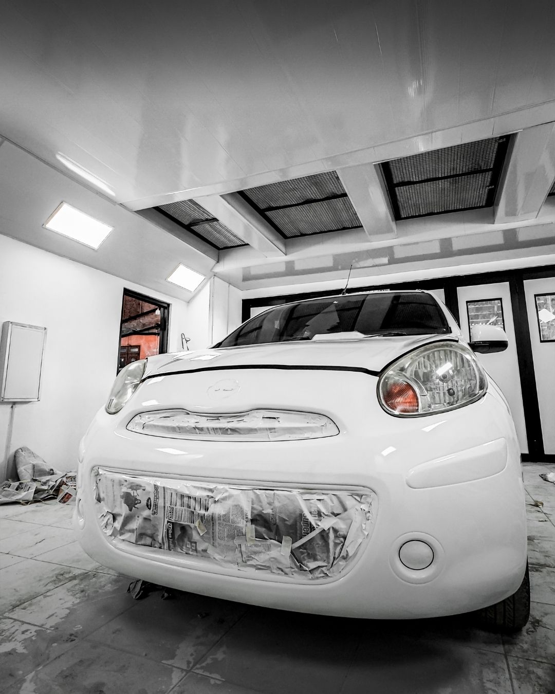 Hasil akhir restorasi body repair mobil bekas tabrakan yang kembali mulus dan presisi di Zenith Motor Jogja.